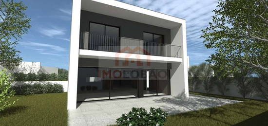 MORADIA T3 NOVA - CANEDO (EXCLUSIVO)