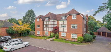 Flat for sale in Wey Road, Weybridge KT13