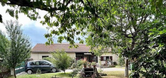 Maison en pierre de plain-pied  à vendre, 5 pièces, 3 chambres, 130 m²