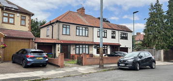 4 bed semi-detached house to rent