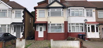 4 bed semi-detached house to rent