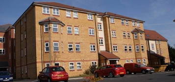 Flat to rent in Lentworth Court, Aigburth, Liverpool L17