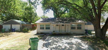 404 Virginia Ave, Waxahachie, TX 75165