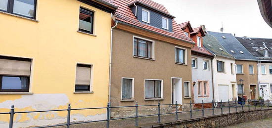 AUKTION: Wohnhaus in guter Lage