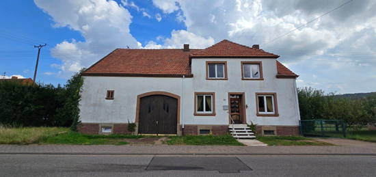 Liebevoll gestaltetes Bauernhaus im Ortsteil von Losheim