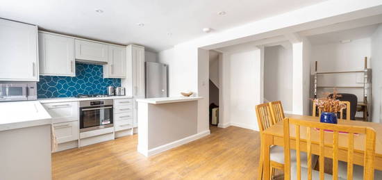 Maisonette for sale in Chatsworth Road, Willesden Green, London NW2