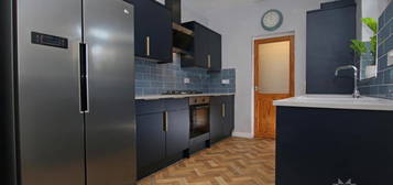 4 bedroom terraced house to rent