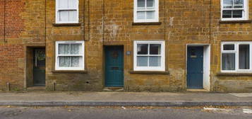 Cottage to rent in Palmer Street, South Petherton TA13