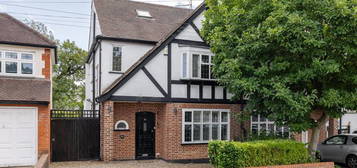 4 bedroom semi-detached house for sale