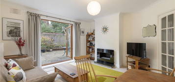 Flat for sale in Westleigh Avenue, London SW15