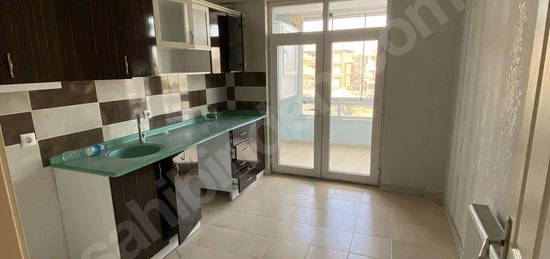 KARABULUT EMLAK'TAN ŞAFAK CADDESİNE CEPHE 2+1 ARAKAT DAİRE