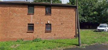 Flat to rent in Goldthorn Court, Wolverhampton WV4