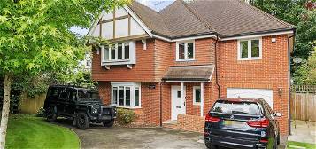 Detached house to rent in The Rise, Sevenoaks TN13