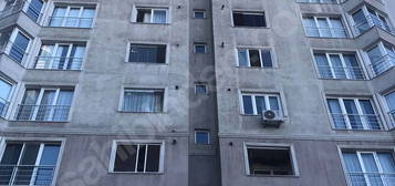 Beylikdüzü Barış Mahallesinde, Satılık 3+1, İçi Yapılı Daire