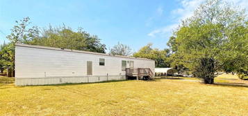 224 W 10th St, Holdenville, OK 74848