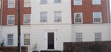 Flat to rent in Russell Street, Reading RG1