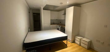 Property to rent in High Road, Wood Green, Wood Green N22