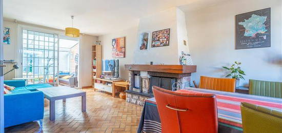 Maison  à vendre, 5 pièces, 4 chambres, 106 m²