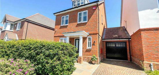 4 bedroom link detached house for sale