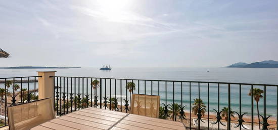 CANNES - SUQUET : Appartement 4 pièces d'exception, dernier étage, vue mer panoramique