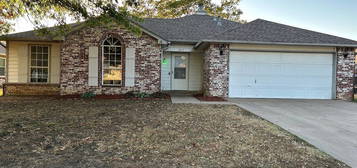 2317 SW Quail Run Dr, Claremore, OK 74019