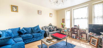 2 bed maisonette for sale