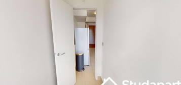 Studio meublé  à louer, 1 pièce, 56 m², Étage 11/–