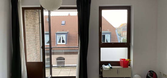 Helle Einzimmerwohnung mit Balkon im beliebten Bayenthal