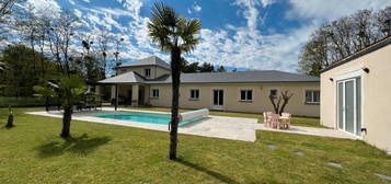 10min d'Orléans, Maison Contemporaine avec 7 chambres, piscine et Studio indépendant