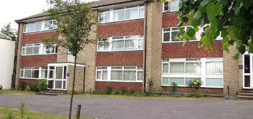 Flat to rent in Langley Park Road, South Sutton, Surrey SM2