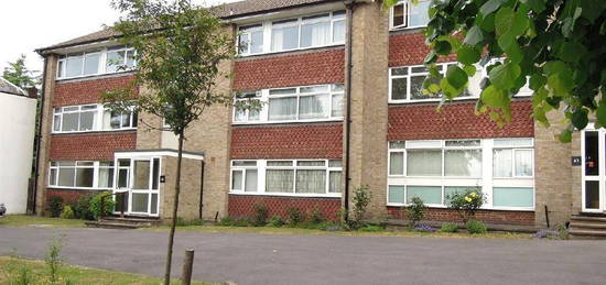 Flat to rent in Langley Park Road, South Sutton, Surrey SM2