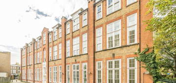 Flat for sale in Tollington Road, London N7