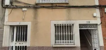 Casa adosada en calle de la Pimienta