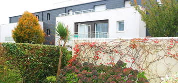 Appartement Vannes 3 pièce(s) 63m2 - ASCENSEUR / TERRASSE SUD - GARAGE / PARKING -  ETANG TOHANNIC - RIVE GAUCHE - ECOLES U.B.S ET COMMERCES A PIED - PROXIMITE PORT ET LES JARDINS DE LA GARENNE