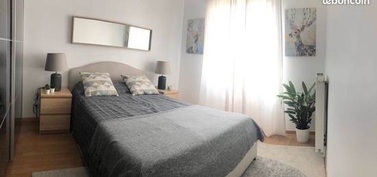 Location meublée appartement 2 pièces 41 m² Nanterre (92000)