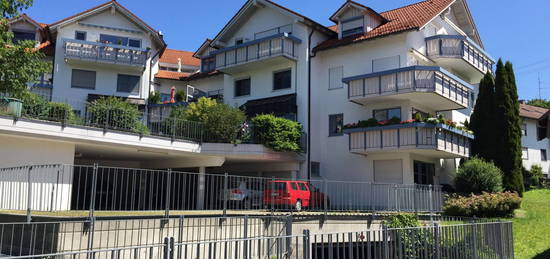 Sehr schöne 1,5 Zimmer DG-Wohnung mit EBK u. Balkon in Altusried in schöner Wohnanlage zu verkaufen.