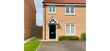 3 bed semi-detached house to rent