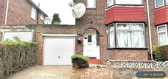 3 bedroom semi-detached house