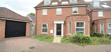 5 bedroom detached house