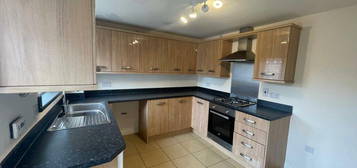 4 bedroom semi-detached house