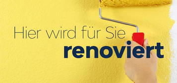 Hier wartet ab 01.12.2024 eine renovierte 2-Raum-Wohnung mit Badewanne, Balkon und Aufzug auf Sie.