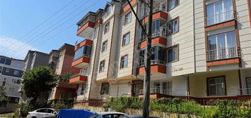 REMAX YALI'DAN ÇINARLIK MAHALLESİNDE KİRALIK 2+1