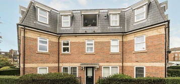 Flat for sale in Florence Way, London SW12