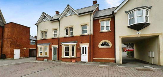 4 bedroom terraced house to rent