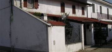 Casa di paese in vendita in località Garibaldi, 69