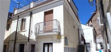 Casa indipendente in vendita in via Castellana, 13