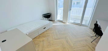 Süd-Balkon!!! Direkt in Adlershof, möblierte Single-Wohnung mit EBK!!!!!!