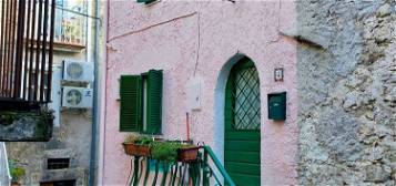 Appartamento su due piani in vendita in via Porta d'Angelo, 4