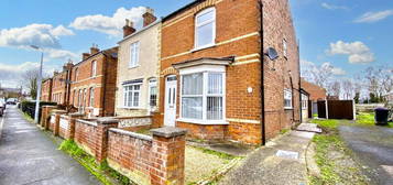 3 bedroom semi-detached house to rent