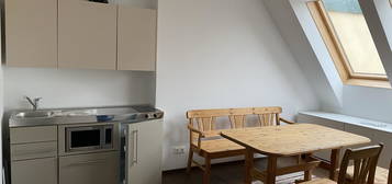Möblierte Dachgeschosswohnung! Perfekt für Singles oder Pärchen!